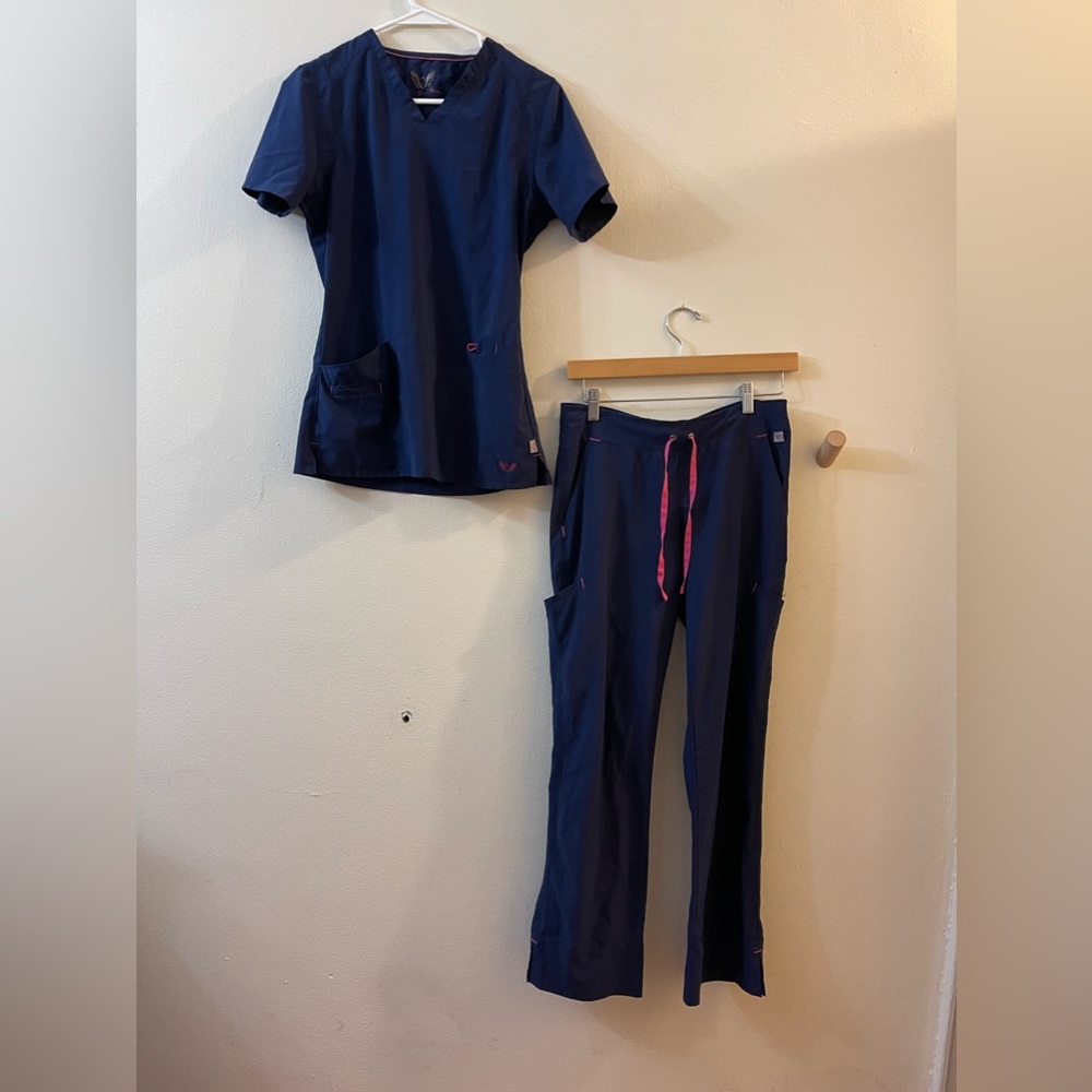 Heart Soul Smitten xs scrubs navy blue (2 sets)